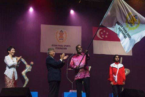 Handing over ceremony from Singapore to Malaysia. Critical moments showing the joyous occasion during the the presentation between the 2 minister of each countries is captured by corporate events photographer