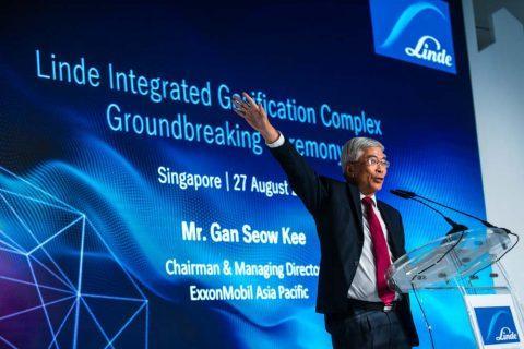 Singapore professional corporate events photographer with decades of experience in taking professional events photography with published works in international and local media
