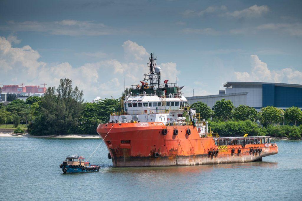 shipyard servicing and maintaining. ship servicing images. professional images for marine and shipping industry
