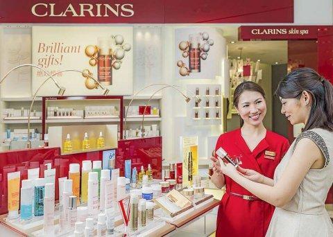Beauty product and services by Clarins, lifestyle commercial portrait photography — corporate portrait photographer singapore, executive portrait photography singapore