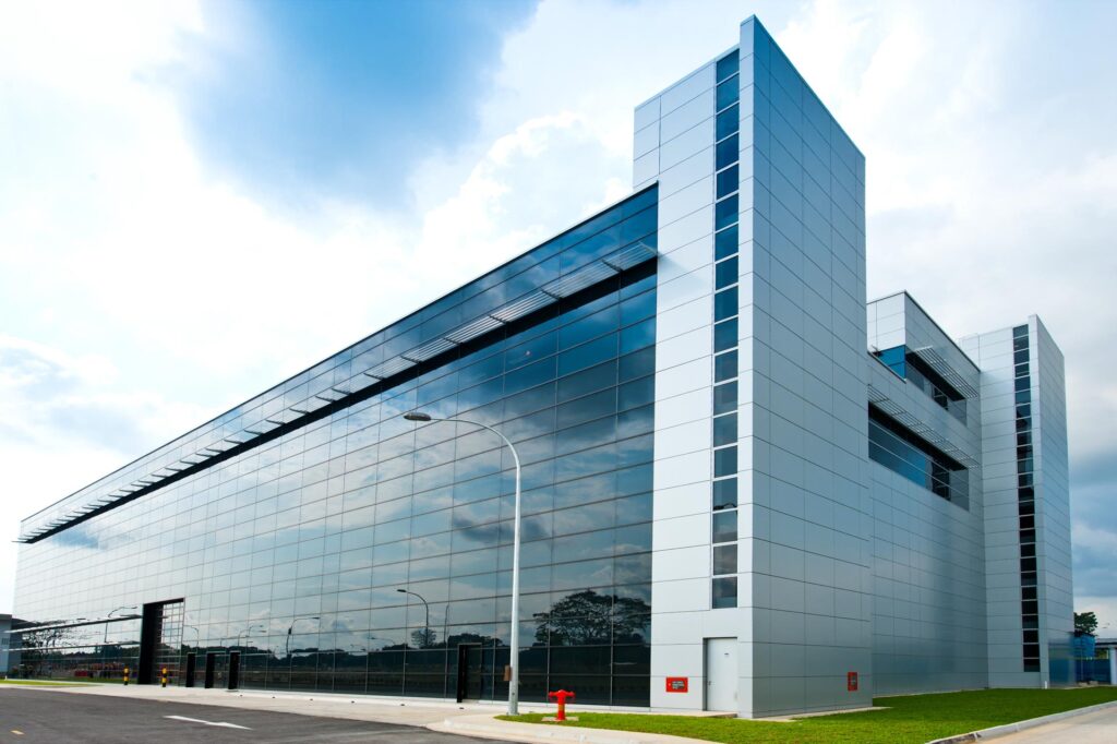 mirror facade for building structure photo shoot | corporate photographer, tuckys